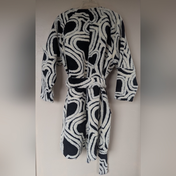 NWT! FARM Rio Black & White Wild Hearts Fleece Coat (SIZE XS) - Picture 12 of 16